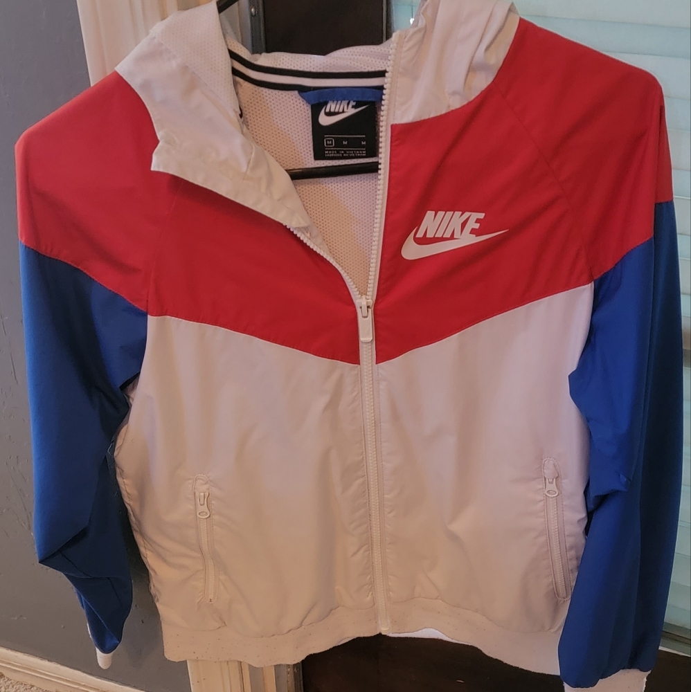 Boy/girl medium nike jacket